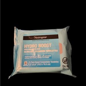 Neutrogena Hydro Boost Ultra-Soft Towelettes - Light Blue